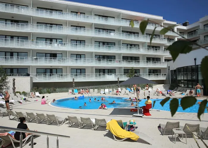 y Tukan- Polanki Aqua - Holiday City